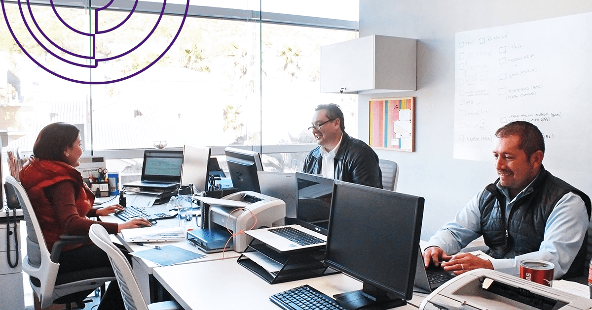 personas trabajando en oficina flexible en citio monterrey